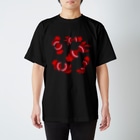 AOI-KINGYOの紅い金魚「群」Tシャツ（ローライトカラー） Regular Fit T-Shirt