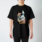 AM2:00の押入れの中 Regular Fit T-Shirt