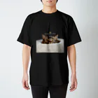 マンチカンのアーサーのmunch KING Arthur Tシャツ スタンダードTシャツ