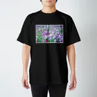 alligator_artの風で荒ぶる秋桜 スタンダードTシャツ