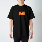 時の記録者オフィシャルショップのドローン操縦中(オレンジ) スタンダードTシャツ