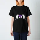 保護猫支援ショップ・パール女将のお宿の呪　白猫と毒リンゴ　文字黒 Regular Fit T-Shirt