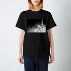 tez_tzkのトレイルカメラに写ったアライグマ Regular Fit T-Shirt