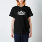 ZERO-BOYAのタイトル: 「すべてをキャンセルして森に行け」（白） Regular Fit T-Shirt