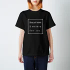 quiet-wordsの【白抜き文字】stay at 2m Regular Fit T-Shirt