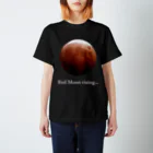 暗国の杜　SUZURI支店のRed Moon rising Ver.2 Regular Fit T-Shirt