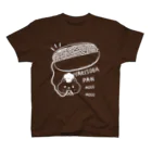 イラスト MONYAAT の焼きそばパンもぐもぐ Regular Fit T-Shirt