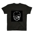yuyuのBroken Skull black ver Regular Fit T-Shirt
