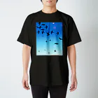 のん＠雑記・おかいつブロガーの羽ばたくカラス スタンダードTシャツ