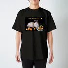 Ａｔｅｌｉｅｒ　Ｈｅｕｒｅｕｘのにゃんことみかんタルト🍊 Regular Fit T-Shirt