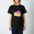 acotomo shopのブルーベリーケーキ Regular Fit T-Shirt