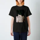 by＿yuzukoの背中と花 Regular Fit T-Shirt