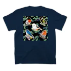 NORIMA'S SHOP の落ち葉のコラージュとかわいい野鳥たち スタンダードTシャツの裏面