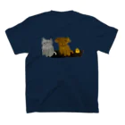 温もりのある動物たちのほっこりペットくん Regular Fit T-Shirtの裏面