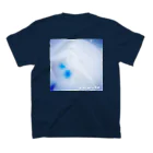 birds melt skyのMOON Regular Fit T-Shirtの裏面