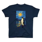 コウテイペンギン至上主義の月と海とコウテイペンギン スタンダードTシャツ