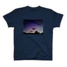 ちょっと夢見るわんだーらんどの青い夕暮れの浮雲 スタンダードTシャツ