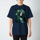 Infiniti_Dreamerの自然と融合した美しい女性 スタンダードTシャツ