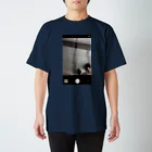 どうぶつだいすきの写真、足元 Regular Fit T-Shirt