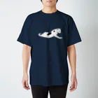 無真獣73号の横たわる猫の服  スタンダードTシャツ