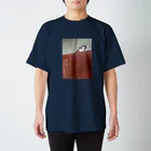 猫沢太陽の猫に負けないくらい人見知りな性格です。 Regular Fit T-Shirt