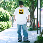ハンサムレコーズ（湘南レコーズ）のハンサムレコードロゴ（黄色） Regular Fit T-Shirt