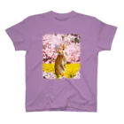 うさぎのうみちゃんねるショップのお花見うさぎ-うさぎのうみ Regular Fit T-Shirt