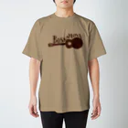 mngystudio_designのギターとBOSSANOVA　茶色 スタンダードTシャツ