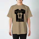 くいしんぼうばんざいのTシャツを覗くとき、Tシャツもまたお前を覗いている Regular Fit T-Shirt