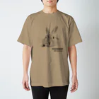 j8ie de vivre♪のうさぎの休憩　USAGIZUKI　モノクロ Regular Fit T-Shirt