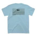 フィールドワークショップの休憩中 Regular Fit T-Shirtの裏面