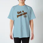 カフェ　マチルダのマチルダオリジナルTシャツ　茶色ロゴ Regular Fit T-Shirt