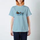 コタローさんのカモの親子 Regular Fit T-Shirt