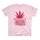 420 MUSIC FACTORYのGOOD VIVES グッドバイブス 大麻 マリファナ カナビス ヘンプ ガンジャ Regular Fit T-Shirt