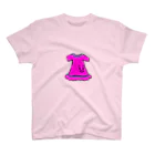 なえ　ヤマモトのピンク服さん Regular Fit T-Shirt