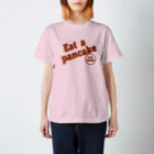 カフェ　マチルダのマチルダオリジナルTシャツ茶色ロゴ Regular Fit T-Shirt