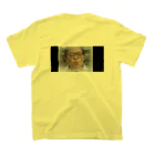 れーじおかべの黄ばみタオルケット臭 Regular Fit T-Shirtの裏面