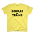 CIPANGOの【道路標識】BEWARE OF TRAINS（汽車に注意）（踏切） Regular Fit T-Shirt