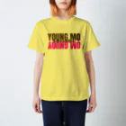 young.moのMIROR WHITE Regular Fit T-Shirt