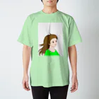 らくがき屋の吹かれる少女(黄緑) Regular Fit T-Shirt