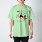 “すずめのおみせ” SUZURI店のHello! すずめだいきち（PARIS） Regular Fit T-Shirt
