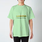 L_arctoaのウンモンスズメ幼虫と成虫 Regular Fit T-Shirt