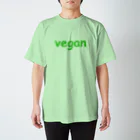 VEGAN SHOP FREEのvegan（緑ロゴ） Regular Fit T-Shirt