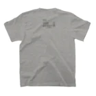 ウサギのウー by NIKUQ WORKSのブタのブー Regular Fit T-Shirtの裏面