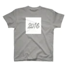 HAPPY 2016の2016正月 グッズ SQUARE SNOW WHITE Regular Fit T-Shirt