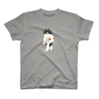 SUIMINグッズのお店の【中】はまちの握り寿司を前のめりに運ぶねこ Regular Fit T-Shirt