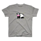 リュウラクドウのパンダの着ぐるみを着る妖怪百目 Regular Fit T-Shirt