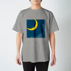 キャッツハンド：suzuriショップのmoon Regular Fit T-Shirt