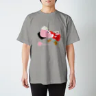 かわべしおん | イラストレーターのおそろいニット_ねことくま Regular Fit T-Shirt