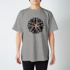 usa100の優美なレース模様 Regular Fit T-Shirt